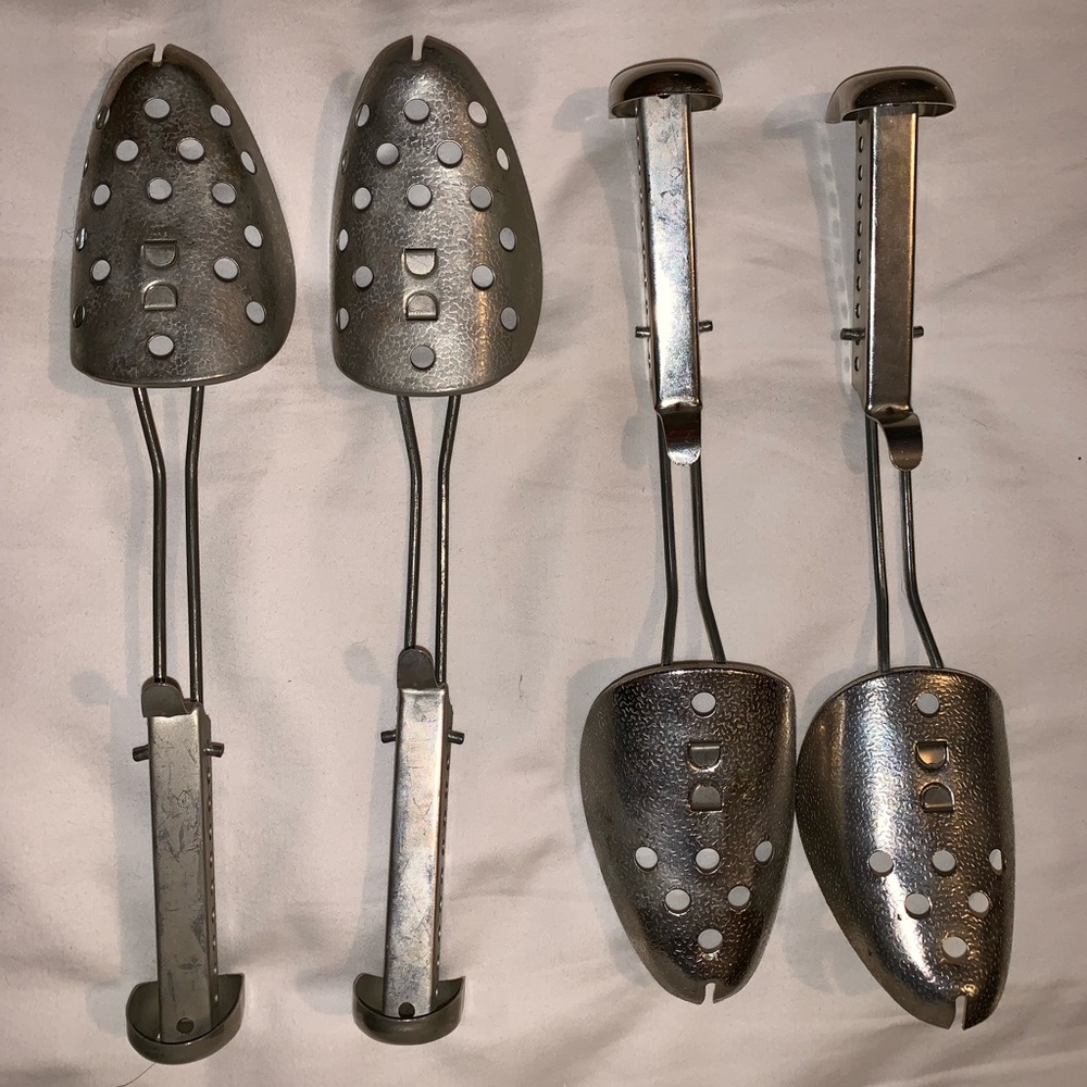 Shoe Trees! (2 pairs)